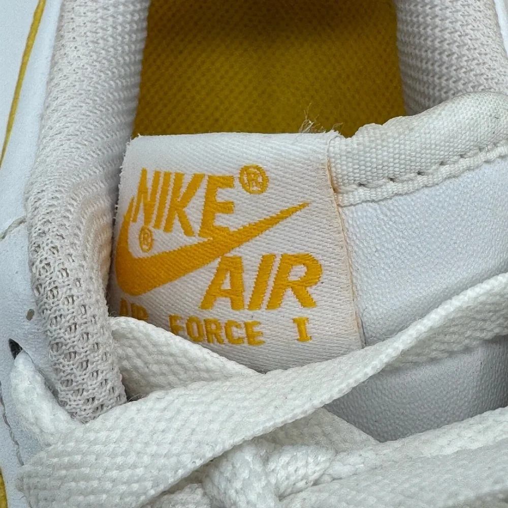 Nike Air Force 1 size 6y - Picture 3 of 11